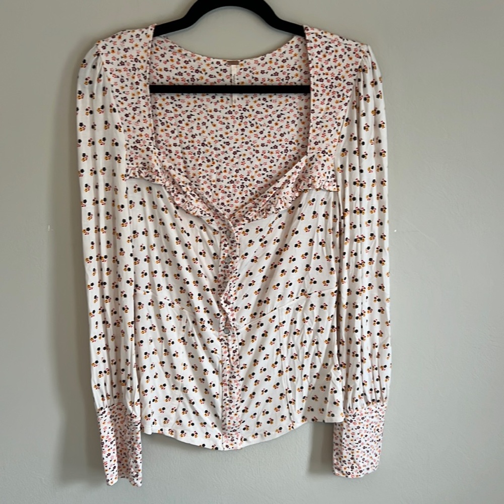 Free People pearl snap button top.